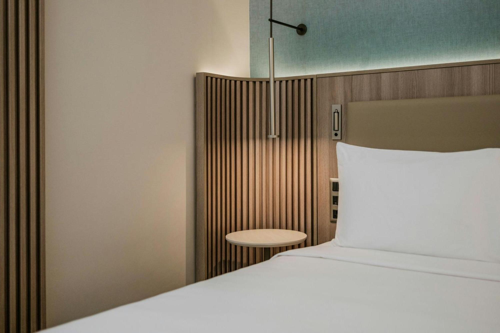 Hotel Courtyard By Marriott Sliema Extérieur photo