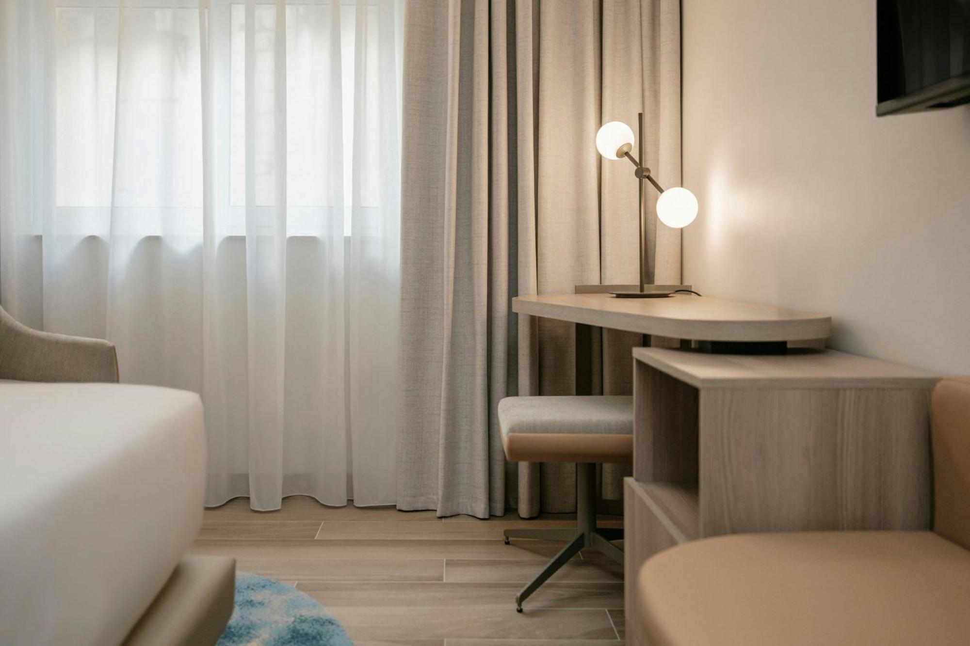 Hotel Courtyard By Marriott Sliema Extérieur photo